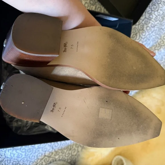 Prestyn Bootie with Rivets - Picture 5 of 7